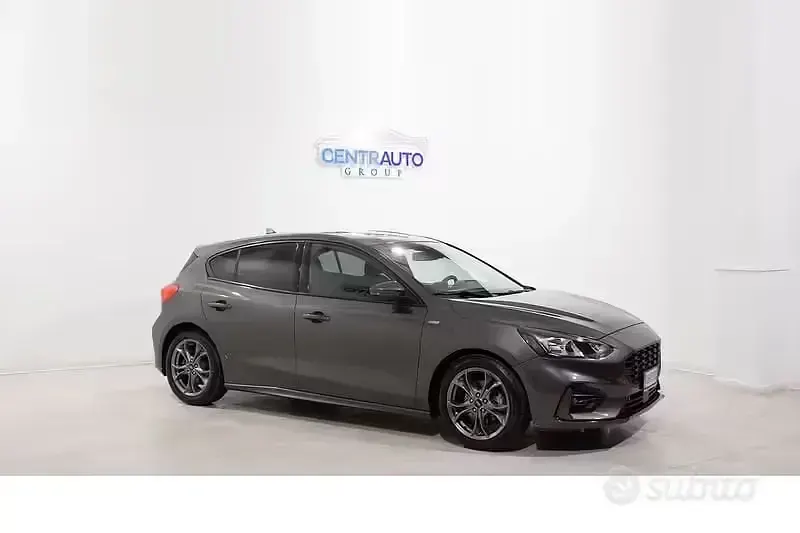 Usata Ford Focus ST-Line 125 CV (91 kW) 2020 Grigio Berlina