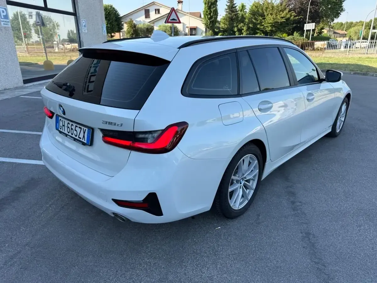 Usata BMW 316 Advantage 122 CV (89 kW) 2022 Bianco Station wagon