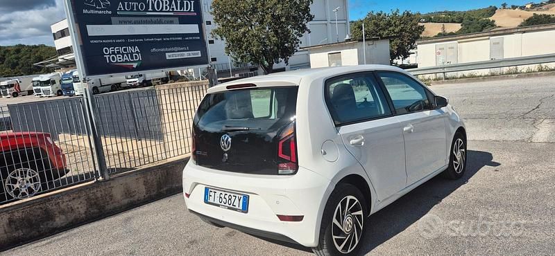 Usata VW up! Move 68 CV (50 kW) 2019 Bianco Utilitaria