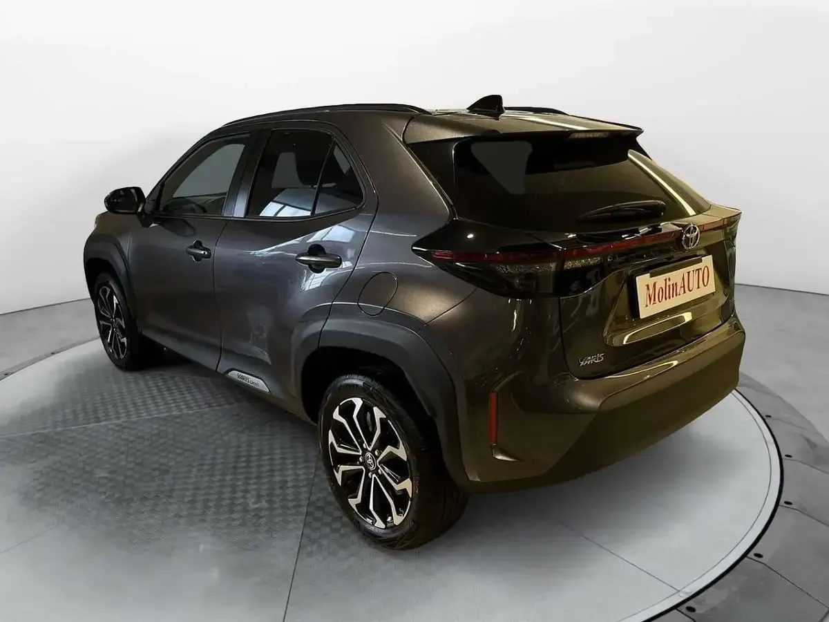 Nuova Toyota Yaris Cross Trend 131 CV (96 kW) 2026 Grigio SUV