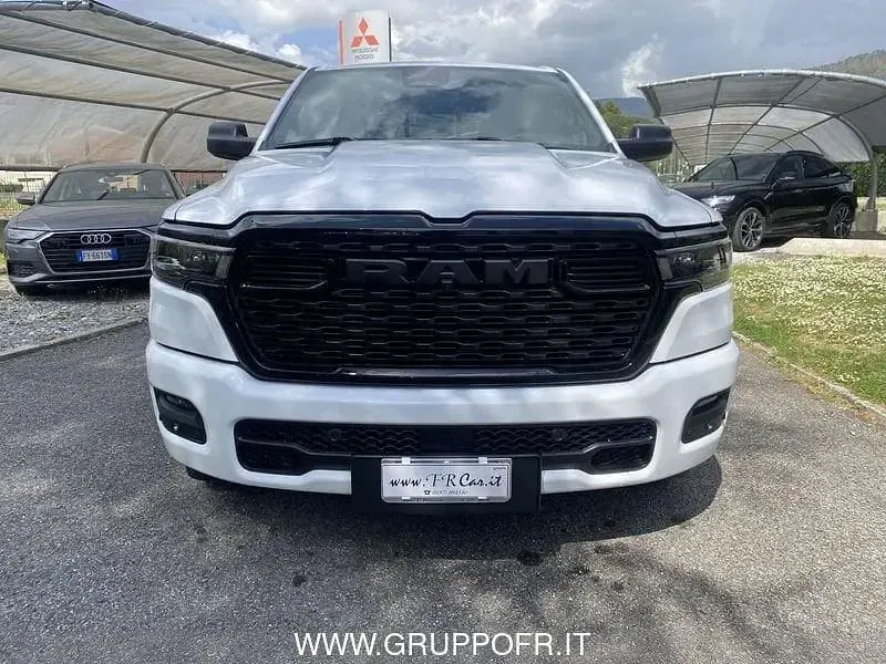 Nuova Dodge Ram 418 CV (307 kW) 2025 Bianco