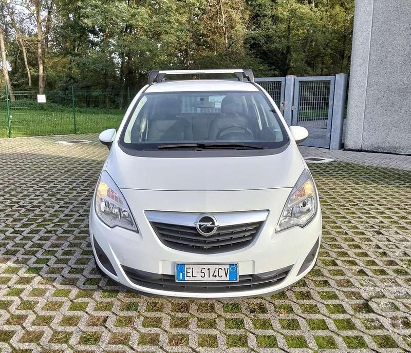Usata Opel Meriva 101 CV (74 kW) 2011 Bianco Monovolume