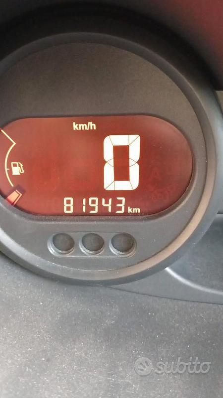 Usata Renault Twingo 58 CV (42 kW) 2007 Grigio Utilitaria