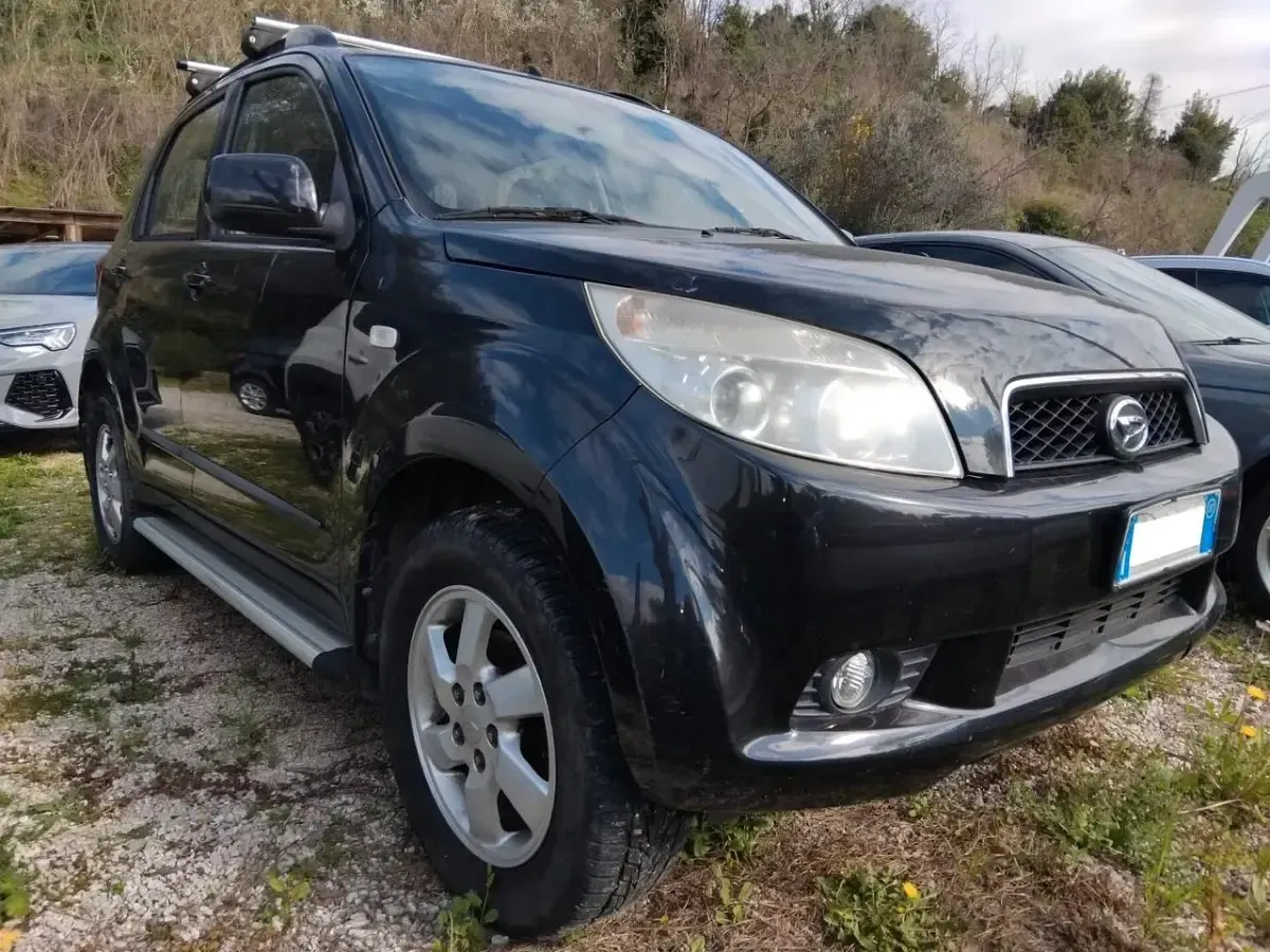 Usata Daihatsu Terios 86 CV (63 kW) 2007 Nero SUV