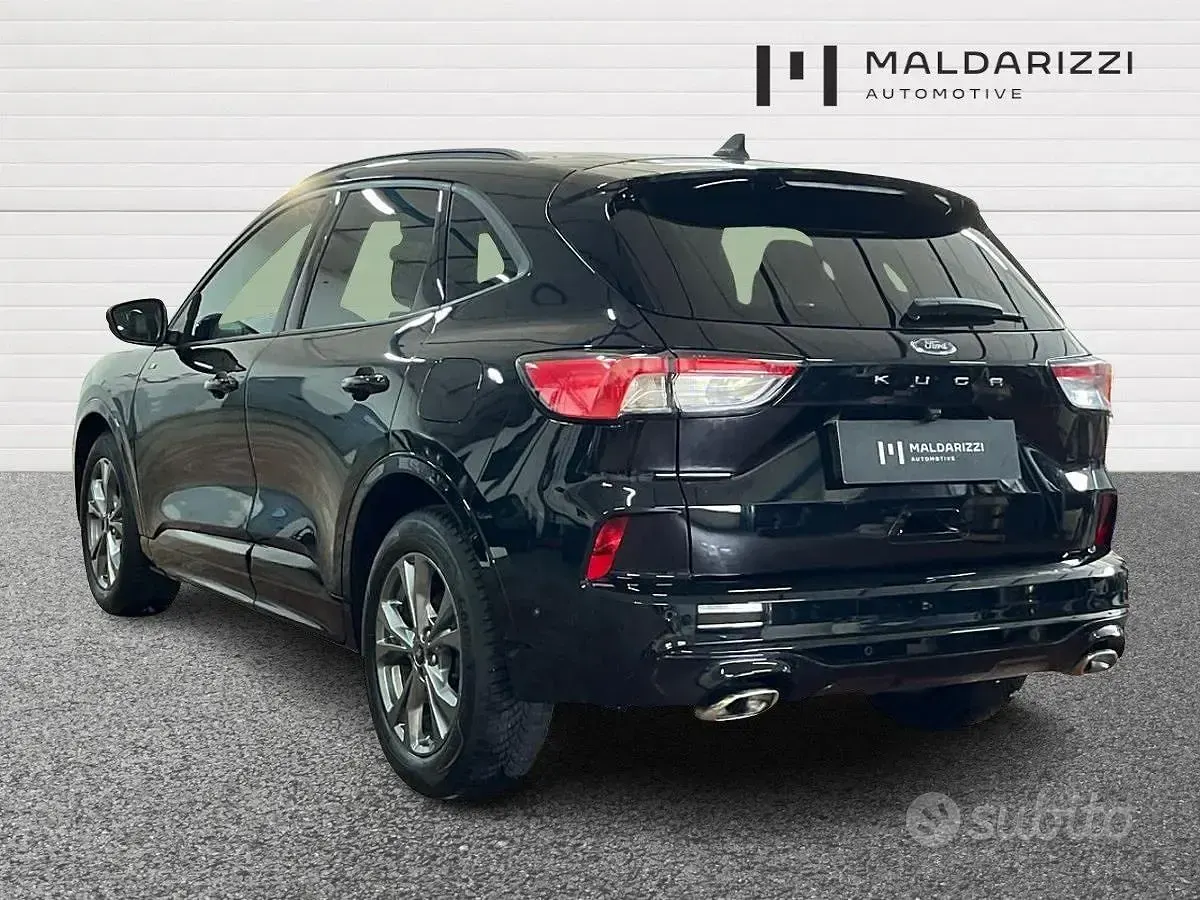 Usata Ford Kuga ST-Line X 120 CV (88 kW) 2023 Nero SUV