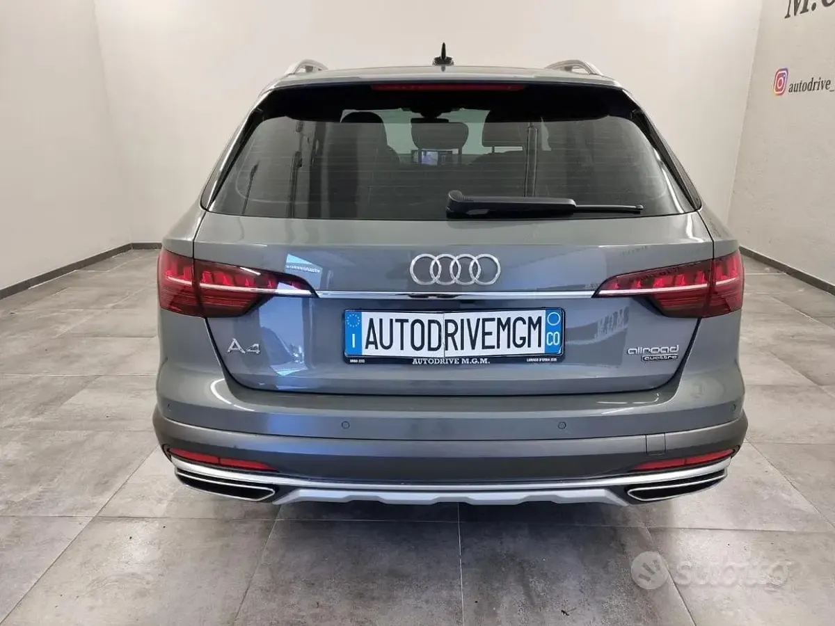 Usata Audi A4 Allroad Business 286 CV (210 kW) 2022 Oro Station wagon