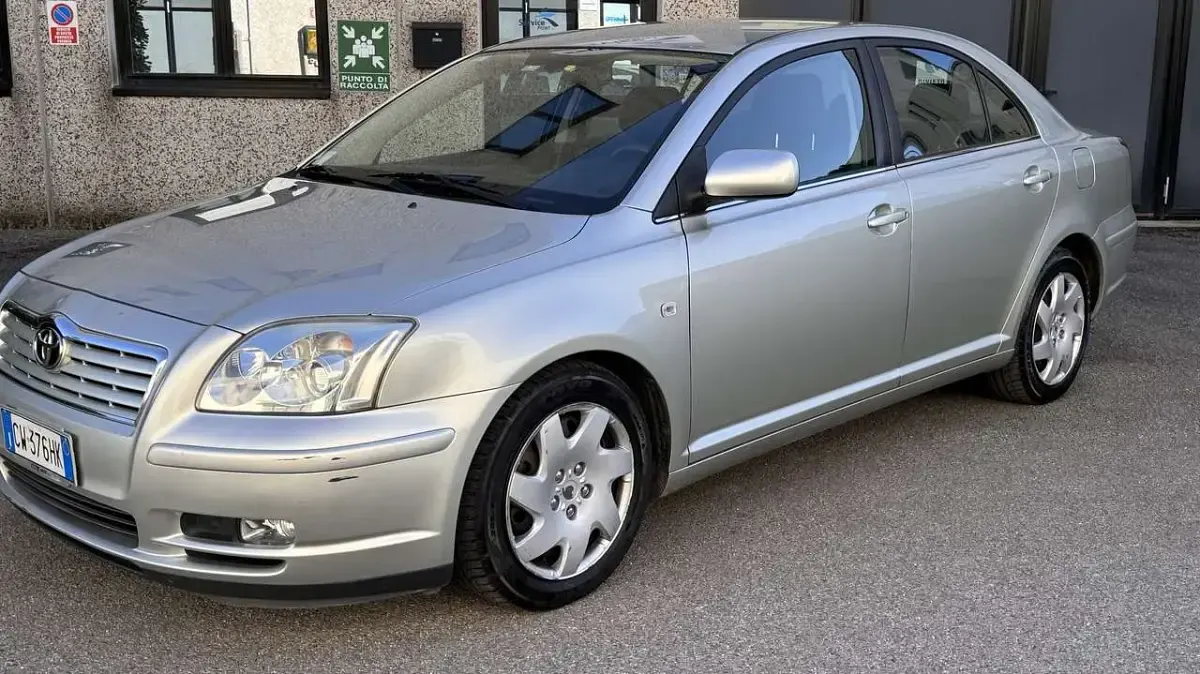 Usata Toyota Avensis 110 CV (80 kW) 2005 Other Berlina
