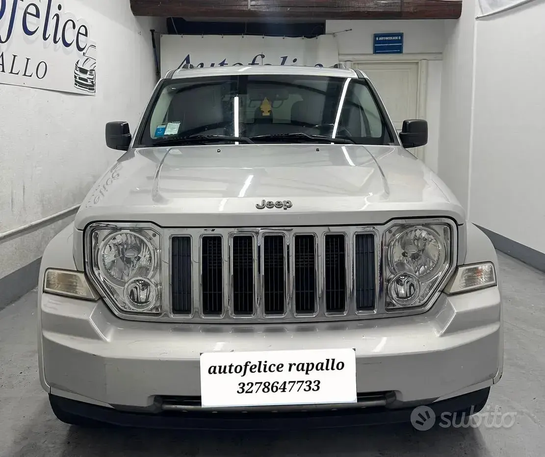 Usata Jeep Cherokee Overland 200 CV (147 kW) 2011 Grigio SUV