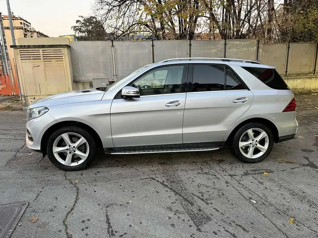Begagnad Mercedes GLE250 Executive 204 HK (150 kW) 2016 Silver SUV