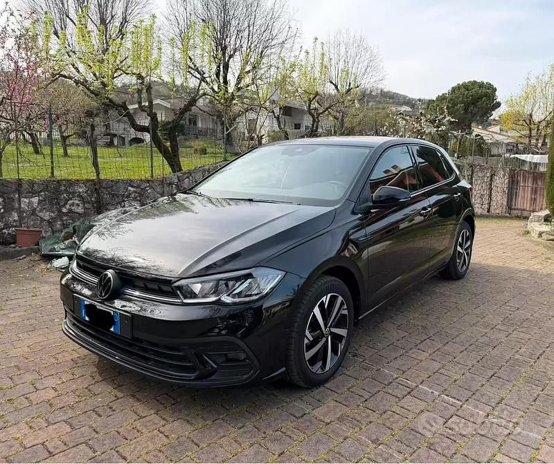 Usata VW Polo 95 CV (69 kW) 2022 Nero Utilitaria