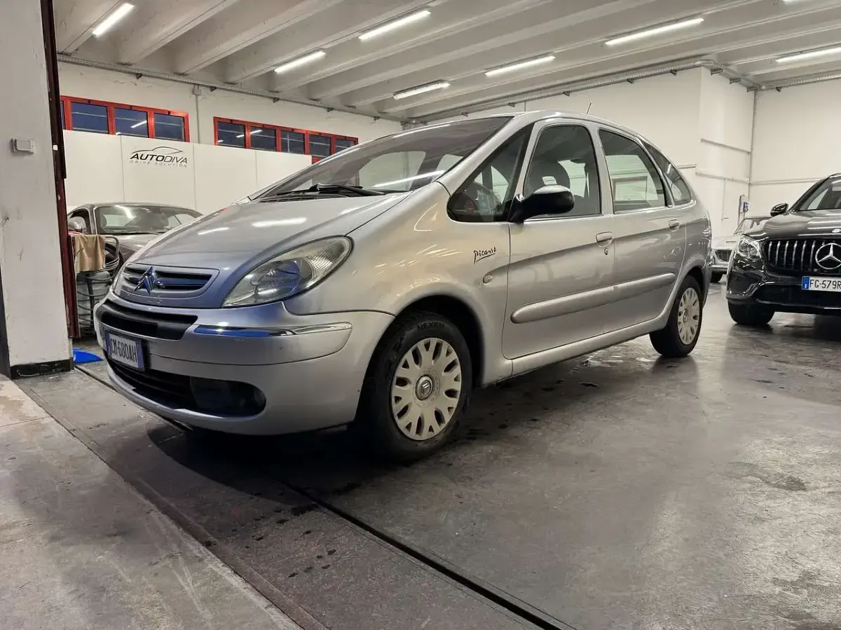 Usata Citroën Xsara Picasso 95 CV (69 kW) 2004 Argento Monovolume