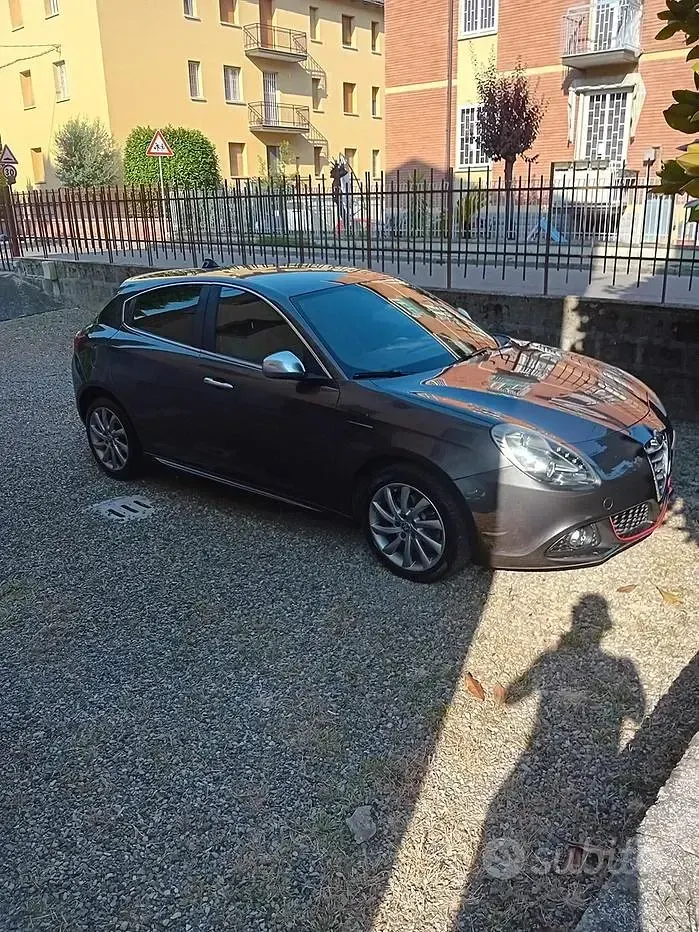 Usata Alfa Romeo Giulietta 82 CV (60 kW) 2015 Grigio Utilitaria