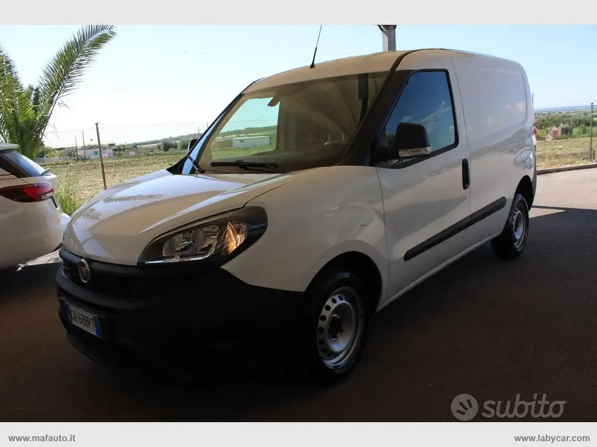 Usata Fiat Doblò Business 105 CV (77 kW) 2021 Bianco Monovolume