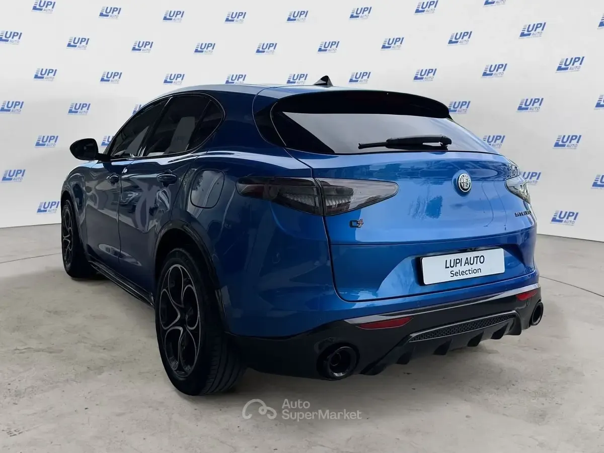 Usata Alfa Romeo Stelvio Veloce 209 CV (153 kW) 2025 Blu/azzurro SUV