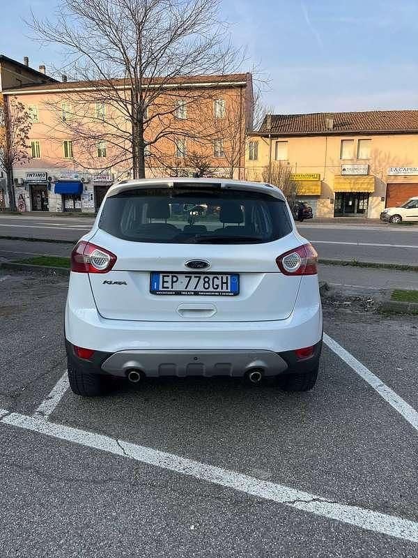 Usata Ford Kuga 140 CV (102 kW) 2012 Bianco SUV