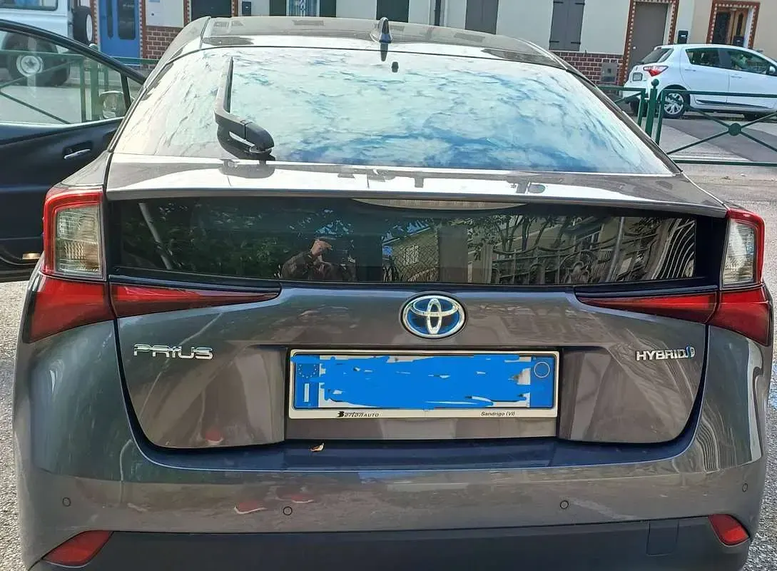Usata Toyota Prius Lounge 98 CV (72 kW) 2021 Grigio Utilitaria