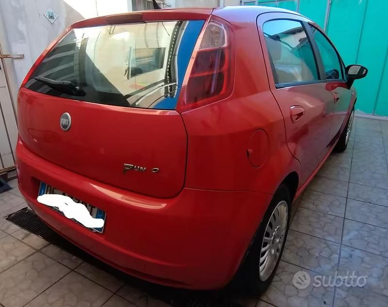 Usata Fiat Grande Punto 75 CV (55 kW) 2007 Rosso Utilitaria