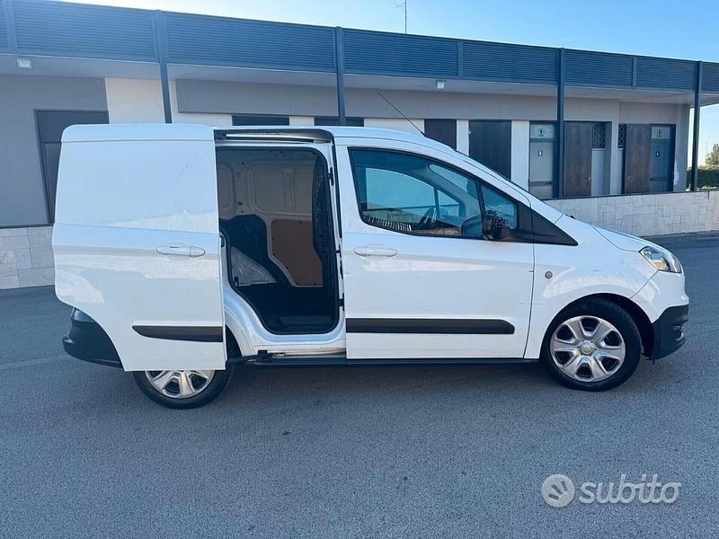 Begagnad Ford Transit 95 HK (69 kW) 2014 Vit