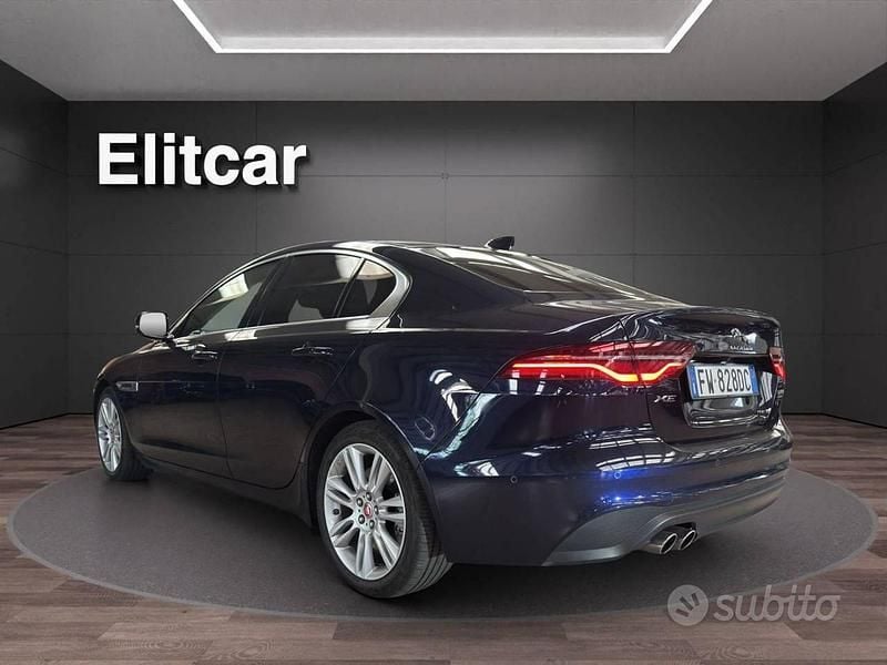 Usata Jaguar XE SE 180 CV (132 kW) 2019 Blu Berlina