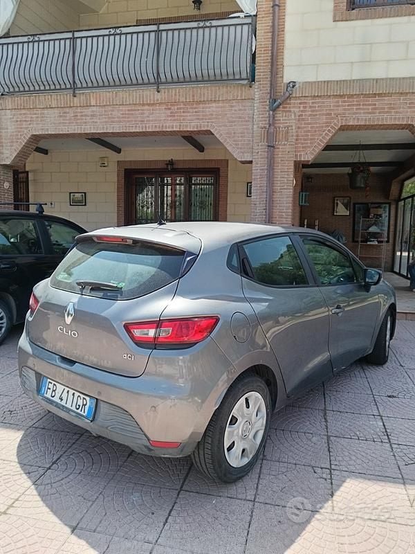 Usata Renault Clio IV 75 CV (55 kW) 2015 Grigio Utilitaria