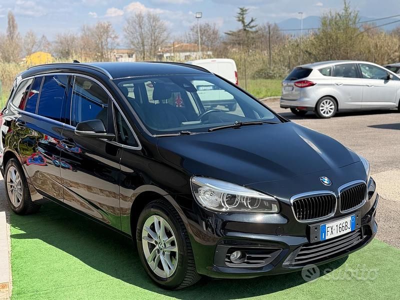 Begagnad BMW 218 Efficient Dynamics 150 HK (110 kW) 2017 Svart Minibuss