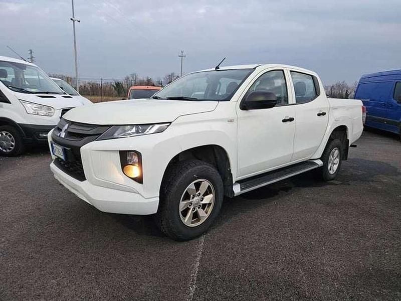 Usata Mitsubishi L200 Invite 150 CV (110 kW) 2021 Bianco Pick-up