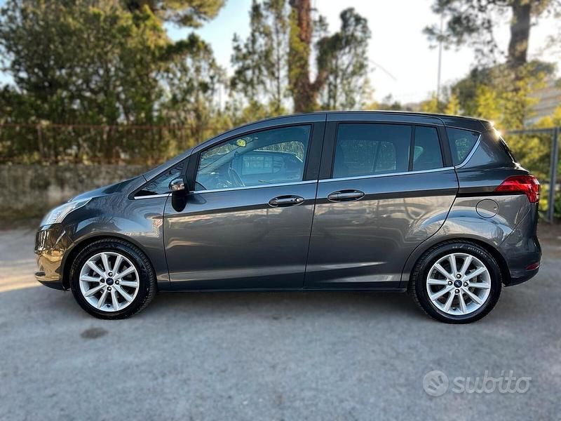 Usata Ford B-MAX Titanium 90 CV (66 kW) 2016 Grigio Monovolume