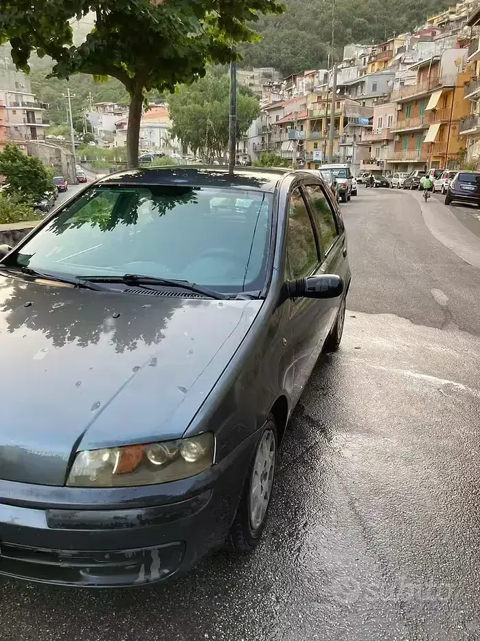 Usata Fiat Punto 80 CV (58 kW) 2000 Grigio Utilitaria