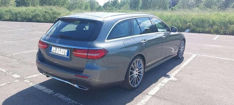 Usado Mercedes E220 Premium Plus 194 CV (142 kW) 2016 Gris Familiar