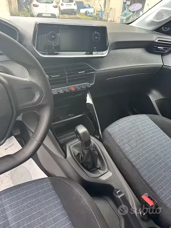 Usata Peugeot 208 75 CV (55 kW) 2021 Nero Utilitaria