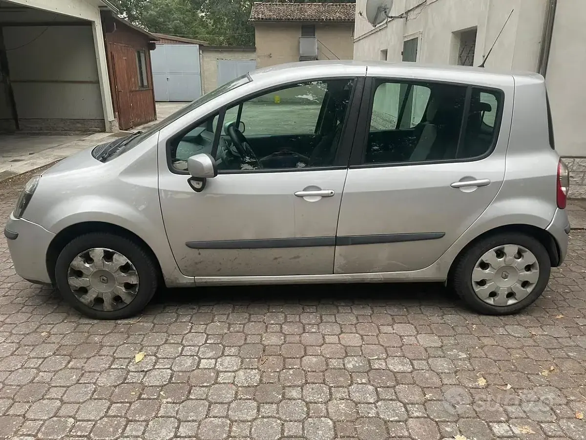 Usata Renault Modus 85 CV (62 kW) 2007 Grigio Monovolume