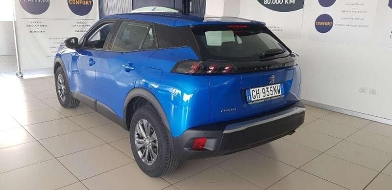 Usata Peugeot 2008 Active 101 CV (74 kW) 2022 Blu/azzurro SUV