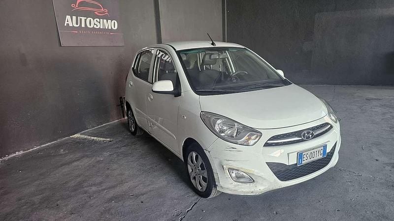 Usata Hyundai i10 Classic 69 CV (50 kW) 2013 Bianco Utilitaria