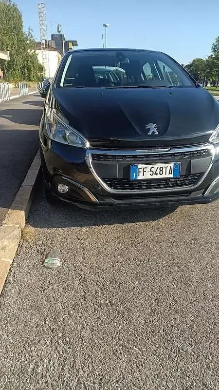 Usata Peugeot 208 Allure 82 CV (60 kW) 2016 Utilitaria