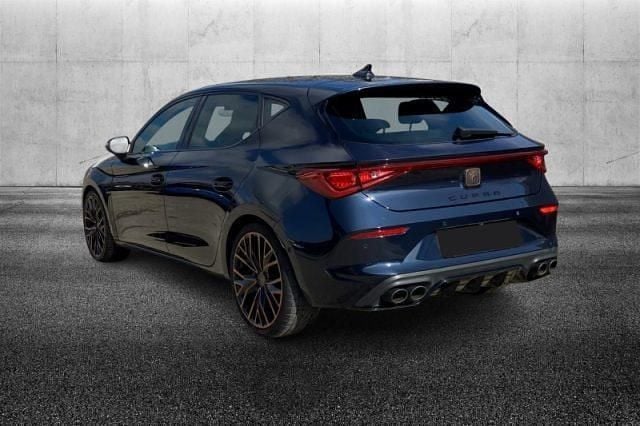 Usata Cupra Leon 300 CV (220 kW) 2022 Blu metallizzato Berlina