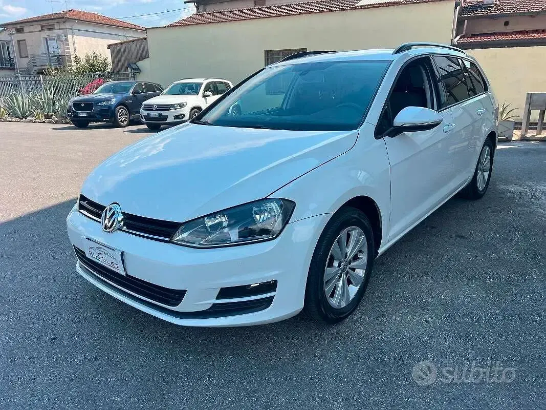 Usata VW Golf VII Comfortline 105 CV (77 kW) 2014 Bianco Station wagon