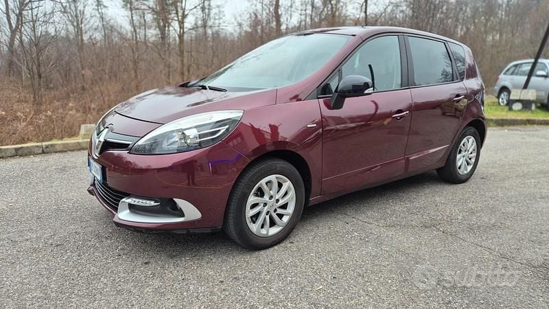 Usata Renault Scénic III LIMITED 110 CV (80 kW) 2015 Lilla Monovolume