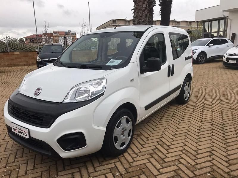 Käytetty Fiat Qubo Easy 80 HP (58 kW) 2017 Valkoinen Tila-auto
