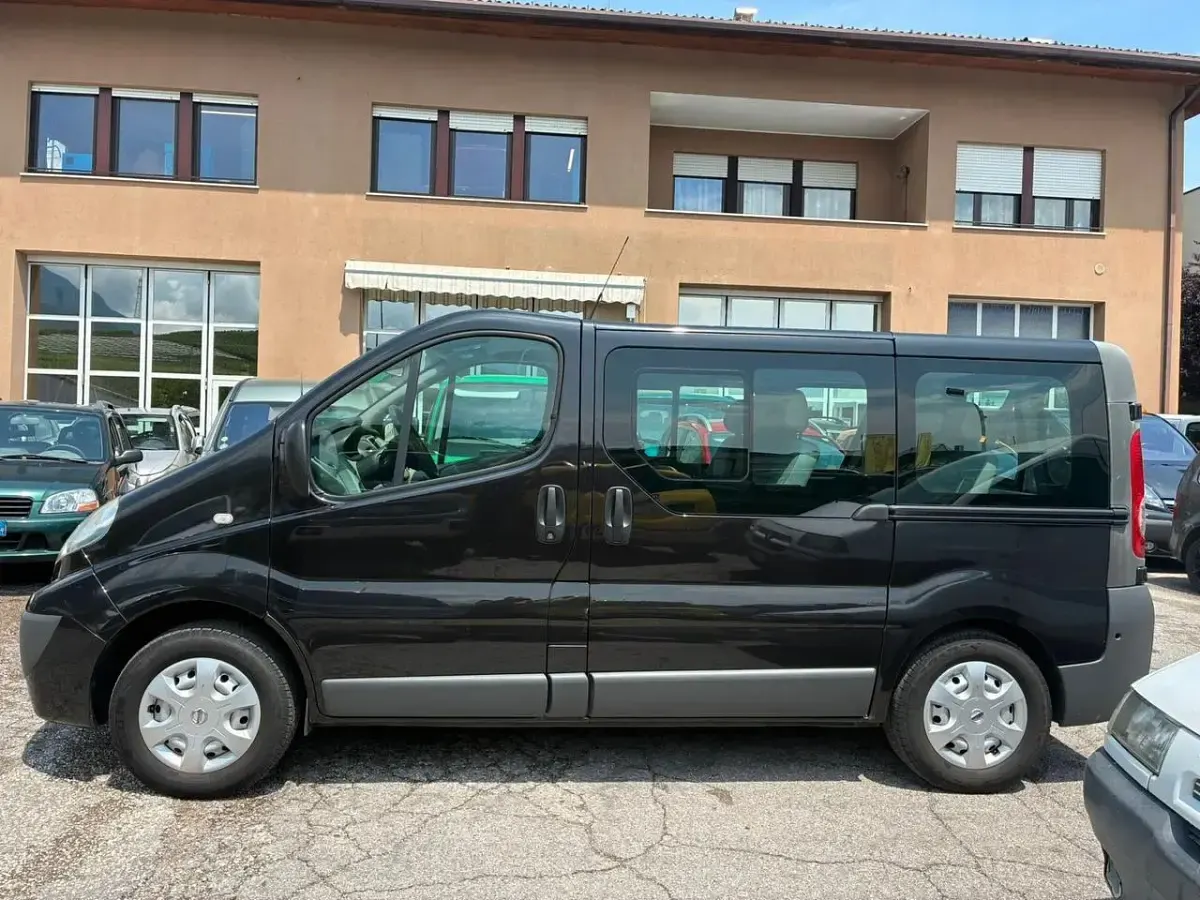 Usata Nissan Primastar 114 CV (83 kW) 2013 Nero Monovolume