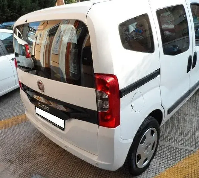 Usata Fiat Qubo Lounge 70 CV (51 kW) 2018 Bianco Monovolume