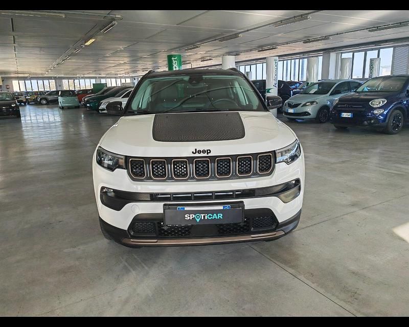 Usata Jeep Compass 241 CV (177 kW) 2023 Alpine white con tetto nero SUV