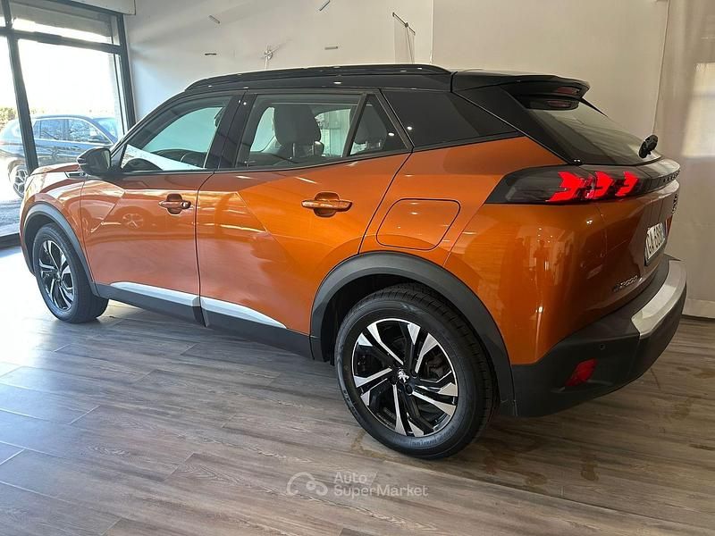 Usata Peugeot e-2008 Allure 56 kW (77 CV) 2020 Arancione SUV