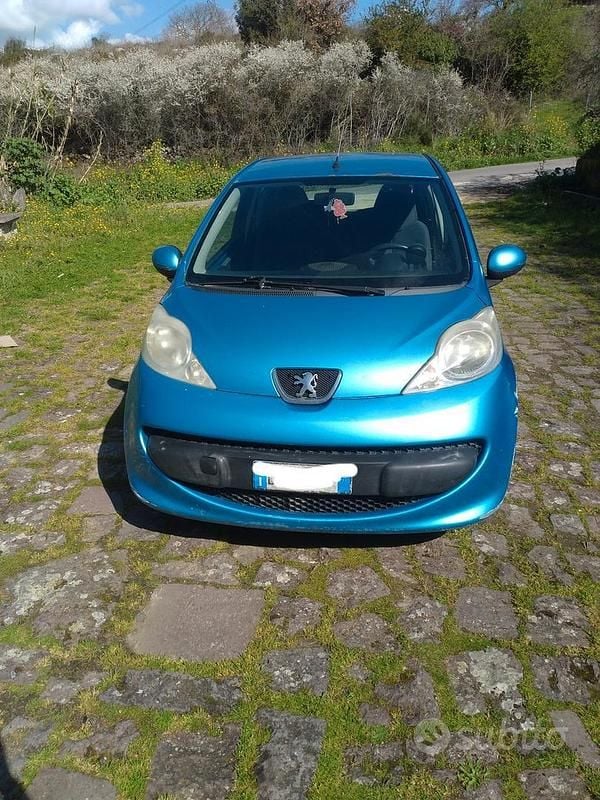 Usata Peugeot 107 68 CV (50 kW) 2007 Blu Utilitaria