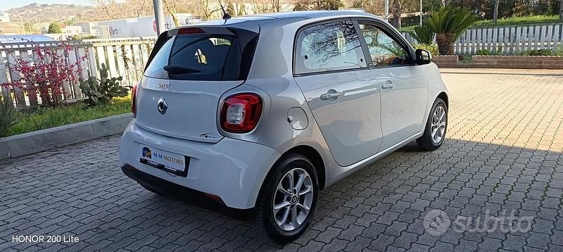 Usata Smart ForFour Passion 71 CV (52 kW) 2015 Bianco Utilitaria