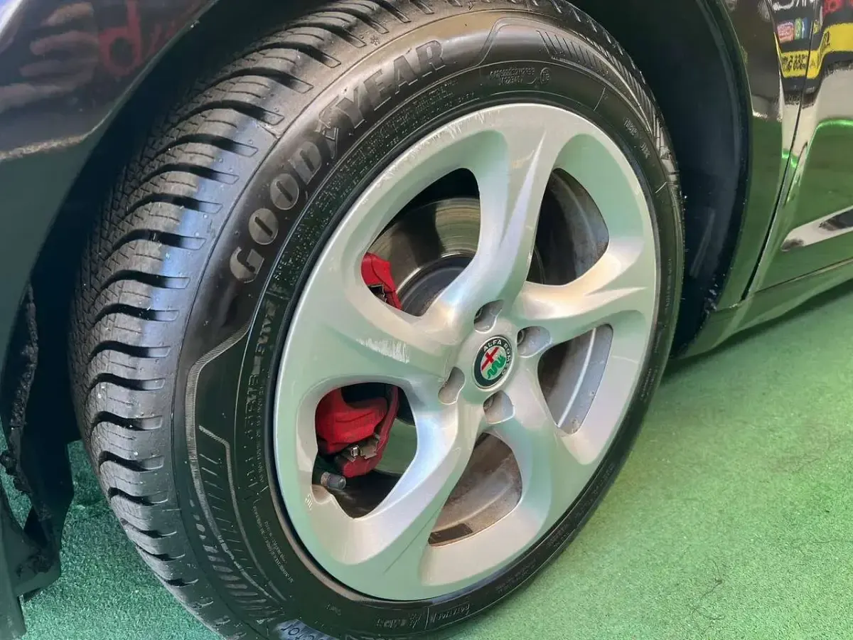 Usata Alfa Romeo MiTo Distinctive 95 CV (69 kW) 2017 Nero Utilitaria