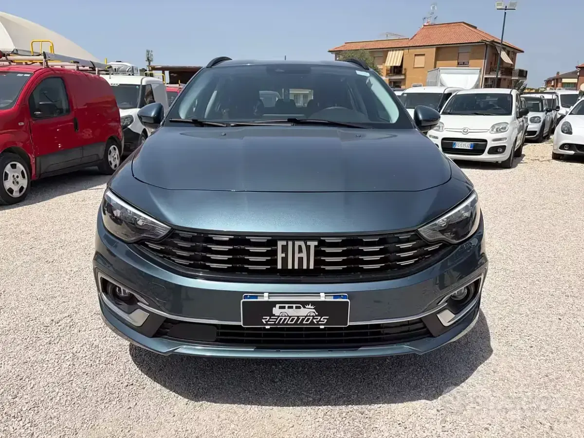 Usata Fiat Tipo Cross 131 CV (96 kW) 2023 Grigio Station wagon