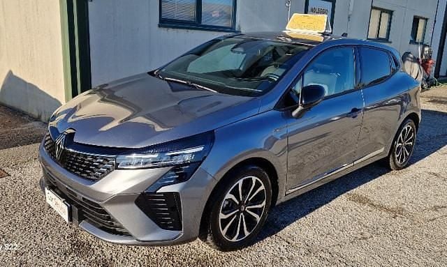 Usata Renault Clio V Techno 90 CV (66 kW) 2025 Grigio scuro