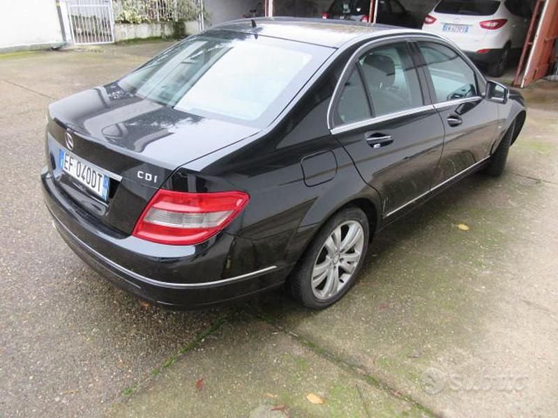Usata Mercedes C220 169 CV (124 kW) 2009 Nero Berlina