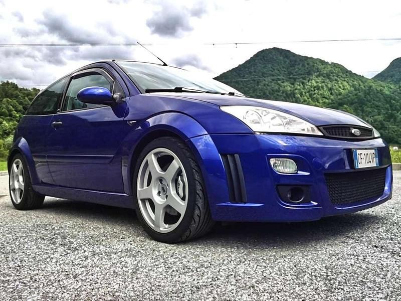 Usata Ford Focus RS 215 CV (158 kW) 2003 Blu/azzurro Berlina