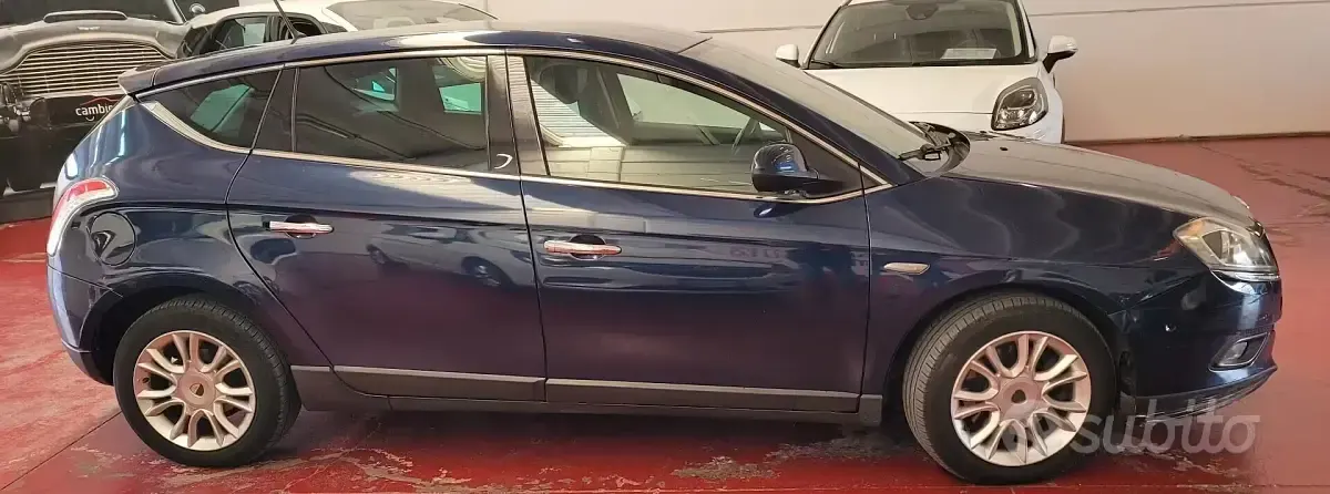 Usata Lancia Delta 190 CV (139 kW) 2011 Blu Utilitaria
